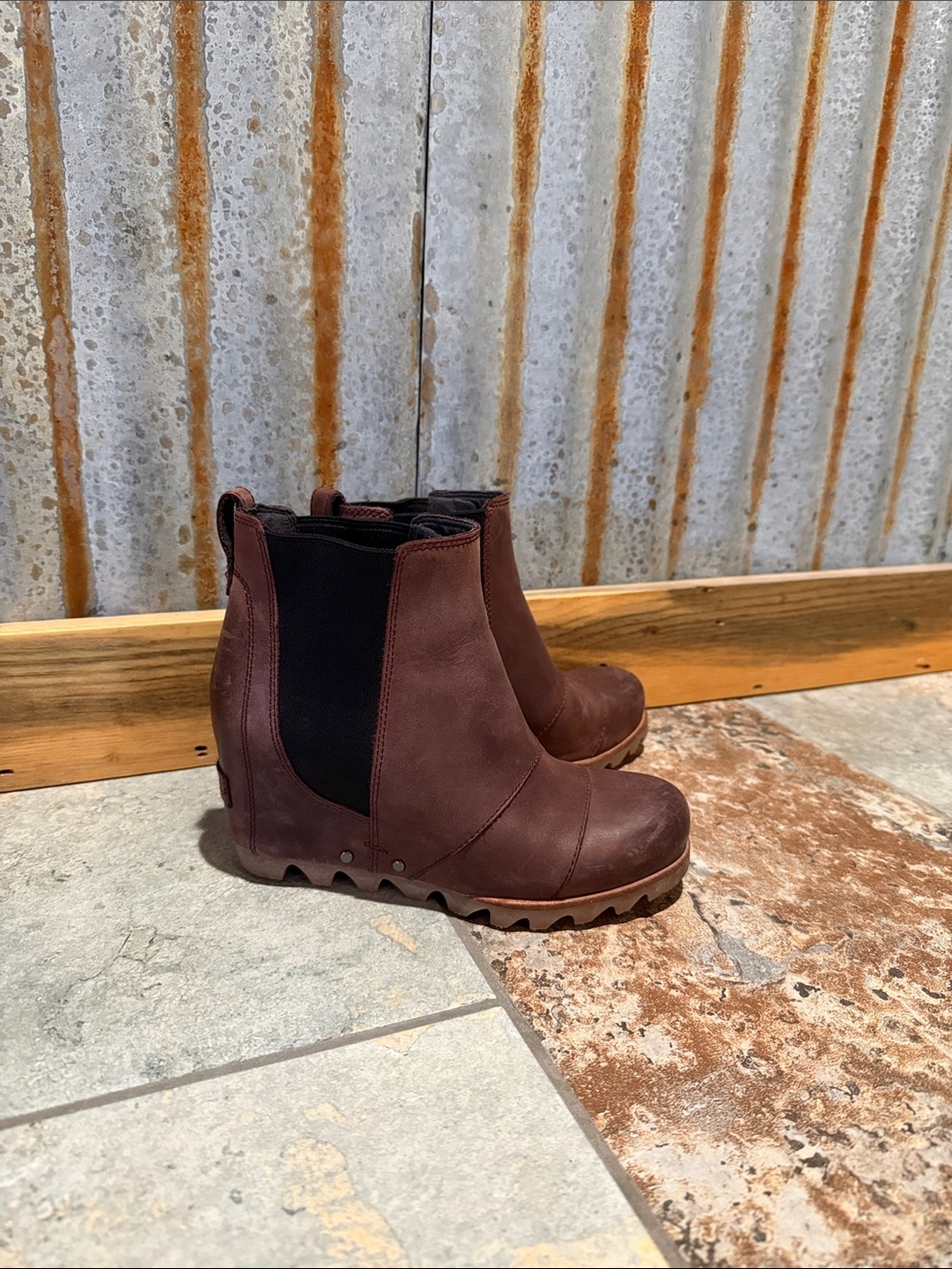 Sorel Burgundy Brown Wedge Chelsea Ankle Boots